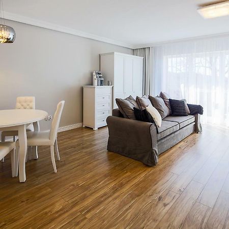 Apartament Paryski Miedzyzdroje Exterior foto